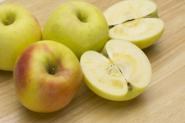りんご「ぐんま名月」豊かな蜜と爽やかな食感が通販で人気の品種